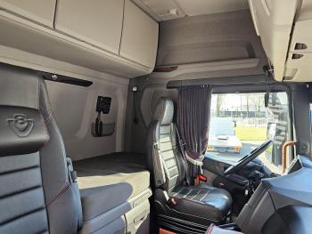 S590 V8 / 4x2 / FULL AIR / RETARDER / 2 X TANK